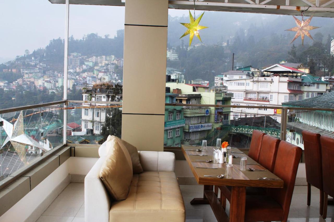Mann Dechen And Palmo, Mg Marg, Gangtok Hotel Exterior foto